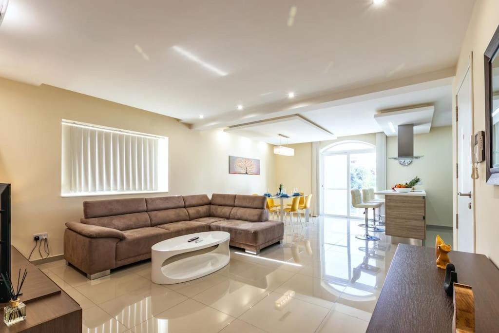 Modern 3 Bedroom Apartment Close To Paceville And Beach Is-Swieqi 외부 사진